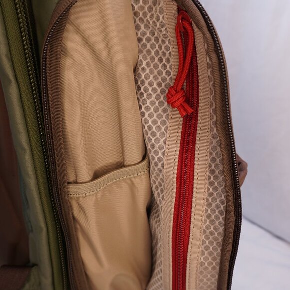 Vertx Gamut 2.0 Backpack, Canopy Green/Grizzly Shade - Picture 10 of 13